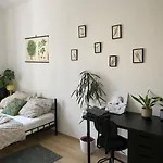 Cute Botanical Flat Near By Zizkov Tower